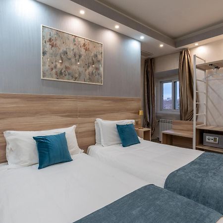 Leone D'Oro Guesthouse - Close To Piazza Vittorio Roma Exterior foto